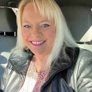 Meet your Posher, Deneen